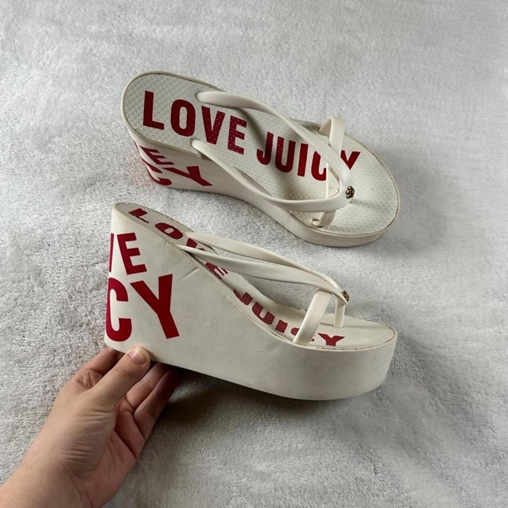 Juicy Couture white platform wedge flip flops red "LOVE JUICY" graphic y2k